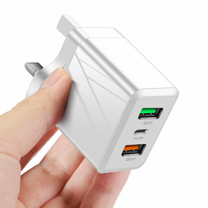 PD 45w充电器PD快速<span class=keywords><strong>USB</strong></span> <span class=keywords><strong>C</strong></span>手机快速充电QC3.0壁式<span class=keywords><strong>USB</strong></span> <span class=keywords><strong>C</strong></span>型<span class=keywords><strong>C</strong></span>充电器适用于iPhone 13 <span class=keywords><strong>Pro</strong></span> Max适用于平板电脑笔记本电脑充电 - Product Image 3