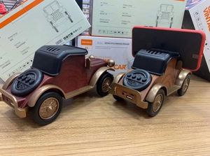 Altavoz Bluetooth Vintage con Logotipo Personalizado, Acabado en Madera Retro, Bajos Inalámbricos, Soporte para Teléfono y Audio Portátil - Product Image 3