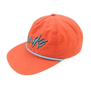 Casquette de sport snapback en nylon à 5 panneaux personnalisée OEM avec logo brodé - Product Image 2