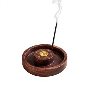 Brûleur d'encens en bois de santal fait main avec insert en laiton, plateau rond, support aromatique, diffuseur de parfum et encensoir pour des senteurs agréables - Product Image 1