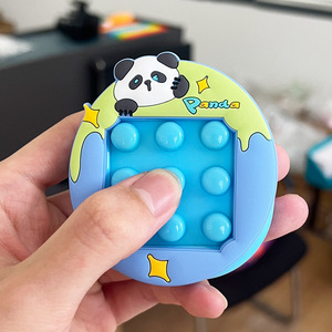 ถุงของขวัญขนาดเล็กพร้อมจี้พวงกุญแจรูปหมีของเล่นบีบฟองบรรเทาความเครียดอุปกรณ์ตกแต่ง - Product Image 3