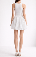 Ensemble deux pièces blanc sur mesure OEM, taille haute, sans manches, avec mini-jupe bouffante en coton brodée de fleurs, tenue de soirée élégante