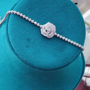 18k Girl Fashion Pure Gold Luxury Classic Inlay 1.5ct Diamond Rose <b>Flower</b> Tennis <b>Bracelet</b> for Bridal Wedding - Product Image 3