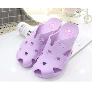 Chaussures imprimées pour femmes, idéales pour l'été, violettes, ajourées, respirantes, à semelle souple, pour intérieur, extérieur, maison, salle de bain, tendance mode - Product Image 1