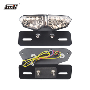Luce Posteriore LED Universale per <span class=keywords><strong>Moto</strong></span> TDH - Freno/Targa/Indicatori di Direzione Tutto-<span class=keywords><strong>in</strong></span>-Uno, Modello HF102153 <span class=keywords><strong>in</strong></span> Metallo+PC, 12V - Product Image 2