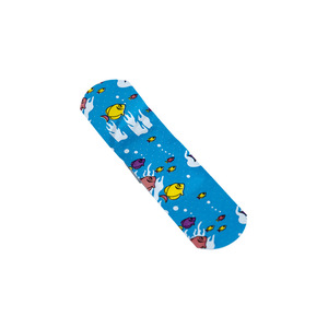 Vendaje impermeable y transpirable hecho a medida con diseño de pez azul de dibujos animados para niños y adultos, de un solo uso, material de PVC. - Product Image 1