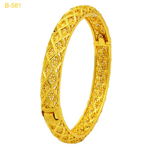 Bracciali in <span class=keywords><strong>Oro</strong></span> Sabbiato per Donna, Placcati in <span class=keywords><strong>Oro</strong></span> <span class=keywords><strong>24K</strong></span>, con Totem Intagliato, Vendita all'Ingrosso - Product Image 3