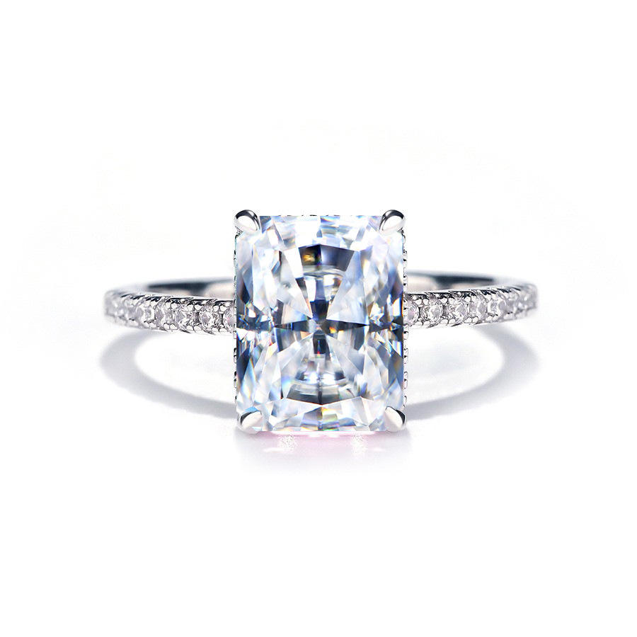 Excellent blanc (moissanite de 4 carats)