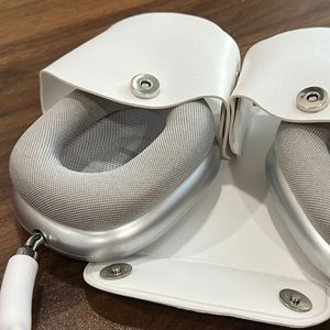 หูฟังบลูทูธแบบครอบหู Max รุ่น Type C ชาร์จได้ รองรับ BT 5.3 ไร้สาย สำหรับโทรศัพท์มือถือ พร้อมระบบควบคุมแบบสัมผัส - Product Image 4