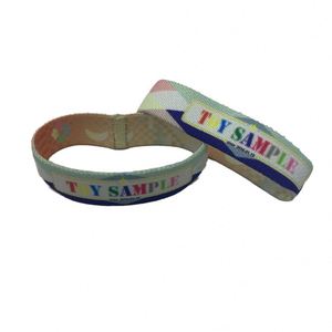 Bracelet de sport personnalisé en polyester avec anneau de maintien rétractable, logo pour entrée d'événement, sangle élastique pour poignet - Product Image 4