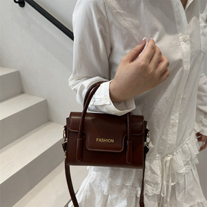 <span class=keywords><strong>Sac</strong></span> <span class=keywords><strong>à</strong></span> <span class=keywords><strong>main</strong></span> mini en cuir PU pour femme avec double poignée, sacs <span class=keywords><strong>à</strong></span> bandoulière carrés pour le quotidien, les trajets et le shopping - Product Image 3