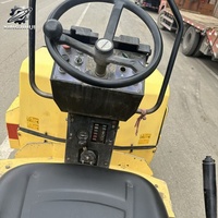 Compacteur vibrant à double tambour Dynapac CC142 de 4 tonnes, d'occasion et bien entretenu, faible nombre d'heures, livraison rapide
