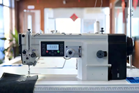 Machine à coudre industrielle en zigzag automatique à aiguille unique Grand crochet Moteur Fer Fonctionnement informatisé Fil de construction en métal