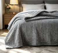 Couette de luxe personnalisée en polyester blanc doux, qualité hôtelière, pour hôtels, disponible en tailles simple, queen et king.