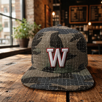 Casquette Snapback Camouflage Vintage Minimaliste Streetwear Tendance Logo 3D en relief Visière Plate Structurée Hip Hop Respirante pour Hommes et Femmes