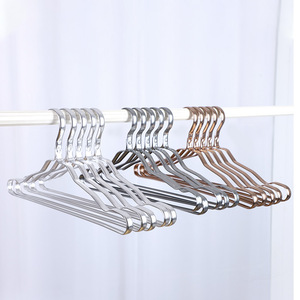 Appendiabiti di lusso in alluminio metallo rosa oro appendiabiti per uso domestico Non antiscivolo giacca appendiabiti a buon mercato - Product Image 4