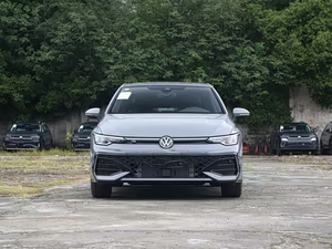 Voiture compacte à essence Volkswagen <span class=keywords><strong>Golf</strong></span> <span class=keywords><strong>GTI</strong></span> 380TSI DSG/300TSI/300TSI PRO/300TSI R-Line, <span class=keywords><strong>5</strong></span> <span class=keywords><strong>portes</strong></span>, <span class=keywords><strong>5</strong></span> places, 1,5T 160 ch, nouvelle conception 2025 - Product Image 3