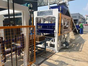 Máquina Automática Hidráulica para Fabricación de Bloques de Hormigón QT4-15S de Ahorro Energético, Equipo de Producción de Ladrillos Sin Cocer - Product Image 4
