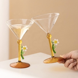 Copas de Vino y Cóctel de Vidrio de Borosilicato Alto con Tallo Largo, Diseño 3D de Pequeña Flor Margarita, para Fiestas, Hogar, <span class=keywords><strong>Bar</strong></span>, Té, Zumo y Champaña - Product Image 1