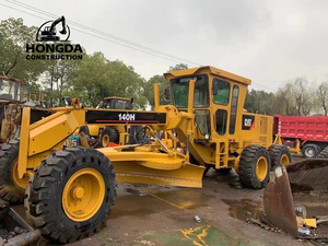 Niveladoras usadas de estado superior CAT 140H Producción japonesa Motoniveladoras usadas Cat 140H Maquinaria pesada Fabricada en Japón - Product Image 4