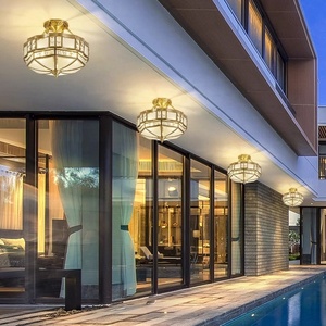 Lustre de plafond intérieur tout en cuivre de style européen léger et luxueux avec abat-jour en verre et couleur or ultra brillante - Product Image 3