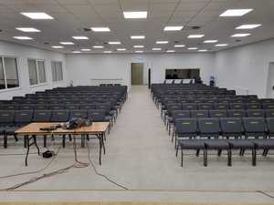 Sillas Modernas Apilables para Teatro, Auditorio, Salón, Iglesia, para Uso en Escuelas y Hospitales, Venta al por Mayor de Fábrica - Product Image 3