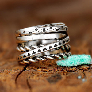 Anello Intrecciato a Strati per Donne, Accessorio Vintage di Moda per Uso Quotidiano - Product Image 2