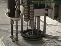 Machine de découpe automatique CNC YINENGTECH pour tissus d'habillement, table de découpe pour textiles, toile, fourrure, tissus tissés