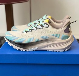 Nuevo estilo de zapatillas deportivas casuales con plataforma para caminar y correr. Calzado deportivo cómodo y transpirable para hombre - Product Image 3