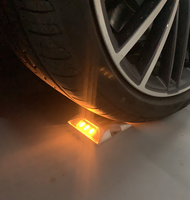 Borne de signalisation routière solaire IP68 avec LED ultra-lumineuse pour la sécurité routière, marqueur de chaussée clignotant, yeux de chat solaires, luminescence dans l'obscurité