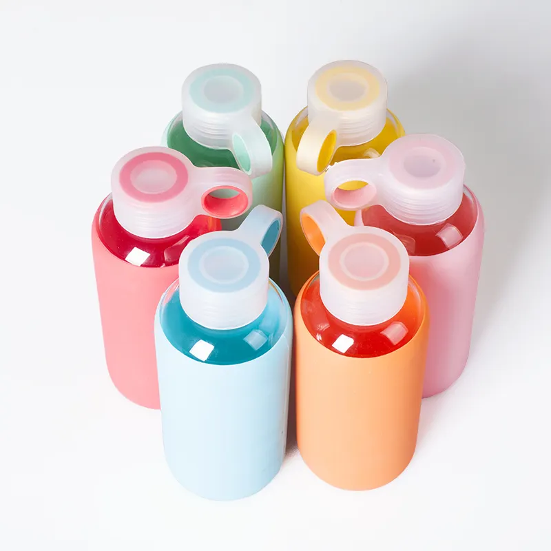 High quality borosilicate glass water bottle with silicone sleeve