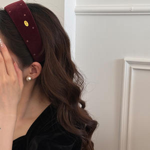 Diadema Ancha Retro de Terciopelo con Puntos, Antideslizante, Accesorio para el Cabello Vintage para Mujer, Elegante y Cómoda, Regalo de Moda - Product Image 2