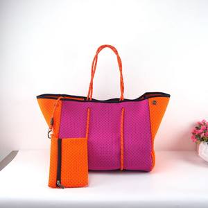 Nouveau <span class=keywords><strong>sac</strong></span> en néoprène de luxe avec logo personnalisé, grande capacité, <span class=keywords><strong>sac</strong></span> de plage, <span class=keywords><strong>sac</strong></span> à main tendance pour femmes - Product Image 3