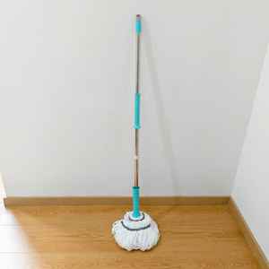 <span class=keywords><strong>Fregona</strong></span> Twist autoexprimible de microfibra para uso doméstico Exprimidor de agua manos libres con limpieza de suelo de poste de acero - Product Image 1