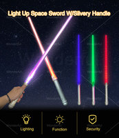 Sabre laser LED de 71 cm avec poignée argentée en plastique, jouet pour enfants, idéal pour le cosplay, les événements thématiques, les fêtes costumées et les spectacles sur scène
