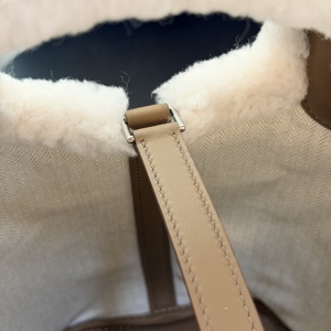 100% Artisan <strong>Handmade</strong> Hand-stitched Genuine Leather Bucket Bag Sheepskin Fur Bag for Women - Product Image 5