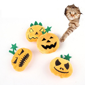 Kediler ve köpekler için tüy ile yeni cadılar bayramı moda kedi kabak kafa çiğnemek oyuncak Squeaker özelliği Bibi ürün içerir - Product Image 2