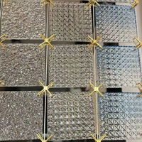 Pièces suspendues en verre à motif diamant peint, ornement transparent texturé pour la décoration du salon, de la chambre et des bâtiments