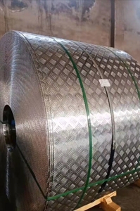 Bobina de Aluminio Antideslizante con Patrón de 5 Barras 3003 H14 de 1000 mm de Ancho para Plataforma Industrial - Product Image 4