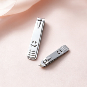 Cortauñas inclinados con diseño de cara sonriente para comercio electrónico transfronterizo, mini cortauñas inclinados de acero inoxidable, herramientas portátiles de manicura. - Product Image 1