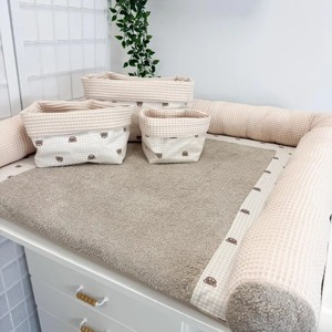 Housse de table à langer personnalisée en pur coton crêpe respirant et doux pour nouveau-né - Product Image 3