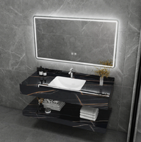 Meuble de salle de bain moderne en céramique avec miroir intelligent, lavabo, évier, toilettes et armoire sous-vasque
