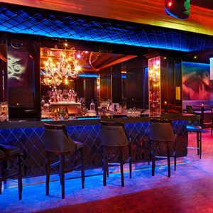 เคาน์เตอร์บาร์ค็อกเทลแบบกำหนดเองระดับไฮเอนด์รูปแบบบาร์ไนต์คลับสำหรับโชว์เครื่องดื่มแอลกอฮอล์แบบพรีเมี่ยม - Product Image 6