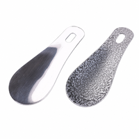 Custong LOGO Chausse-pied compact unisexe en acier inoxydable 10 cm, finition argent miroir, motif martelé, trou de suspension, léger 21g, RoHS