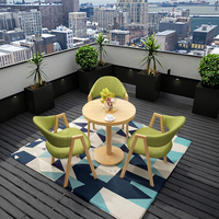 Ensemble table et chaises de restaurant commercial moderne, en bois massif et structure en fer, rond, pour 4 personnes, idéal pour hôtel, appartement, salle à manger, balcon, loisirs