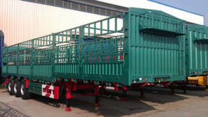 Venta directa de fábrica: Semirremolque para transporte de ganado (vacuno, ovino) con carga lateral - Product Image 2