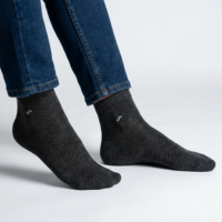 Chaussettes mi-mollet gris foncé mélangé pour hommes, avec mini-détail brodé, ultra-extensibles, confortables, pour le bureau, décontractées, pour l'extérieur et le sport