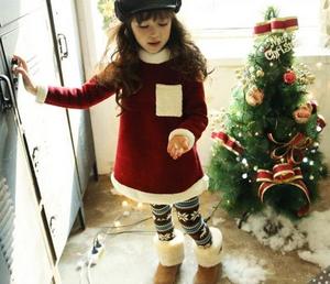Nouvelles idées de produits : robe en coton rouge pour enfants, idéale pour les fêtes de Noël - Product Image 1