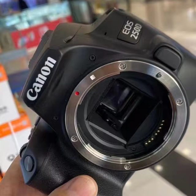For EOS 250D Second Hand Used DSLR Camera 8MP 10X Optical Zoom HD Video F1.8 Focal Length Grade Have Memory Card Original