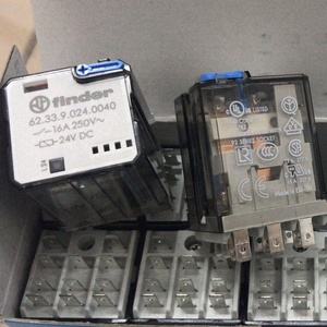 Finder relay 62.33.9.024.0040 3PDT Plug In Non-Latching Relay Tab 24VDC nuevo y original - Product Image 1